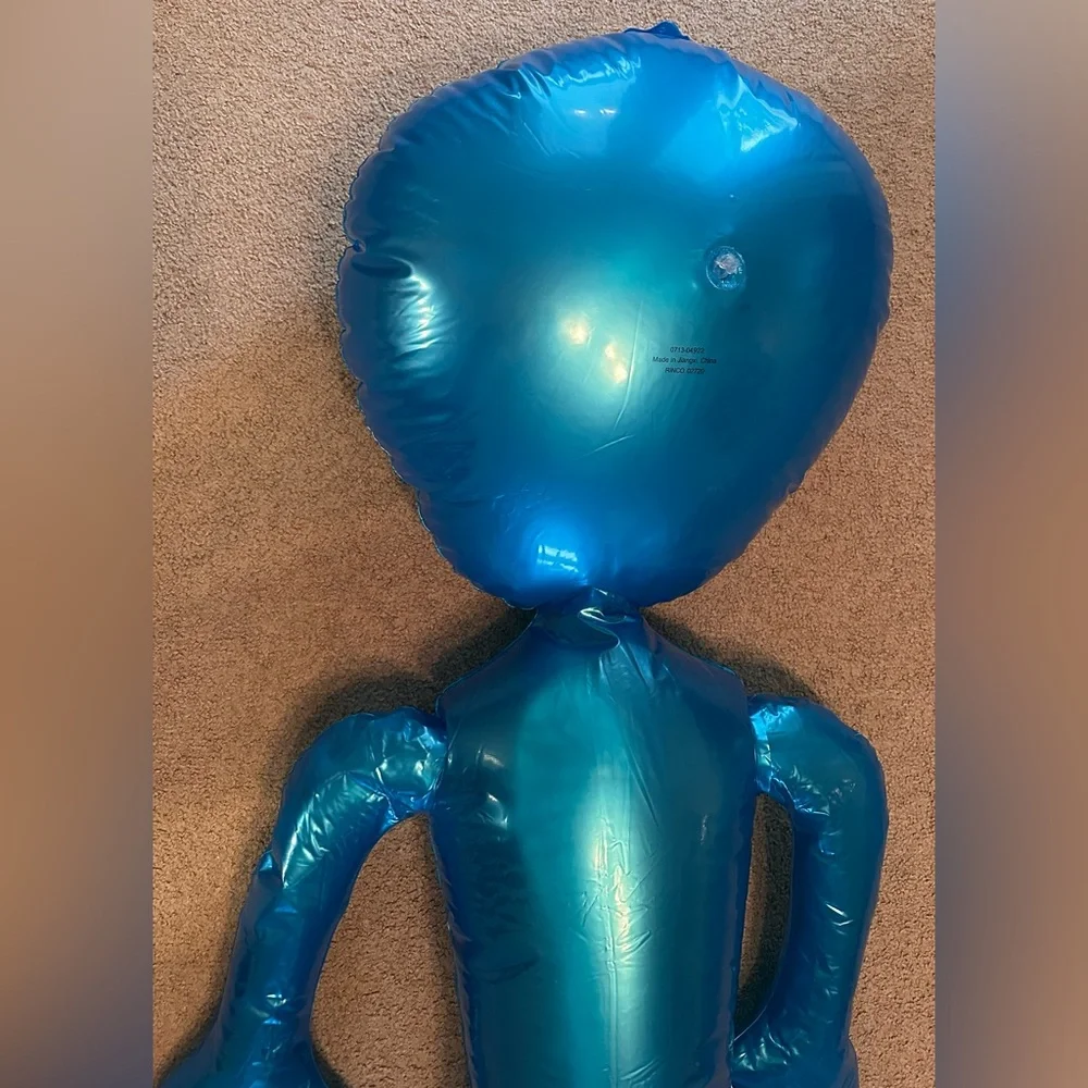 4.5 Ft Metallic Blue Inflatable Alien Toy Figure Blow Up Prop - 4.5 feet - Picture 6 of 11